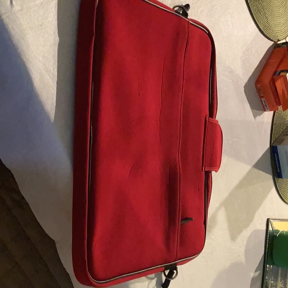 Computer case - Picture 2 of 2